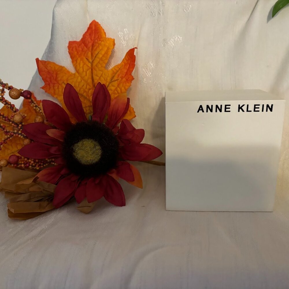 Anne Klein beautiful Black wrist watch for any occasion - Picture 8 of 9